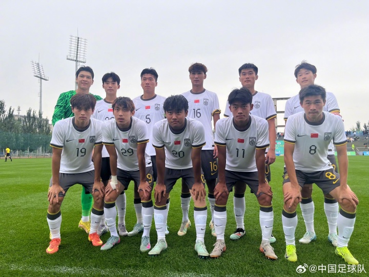 马德兴谈国青1-2韩国：上半场瞬间分心丢球，下半场围攻得势无果