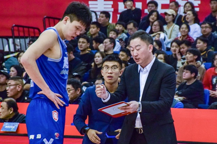 刘维伟：杨瀚森的前景是非常好的 他属于NBA的舞台